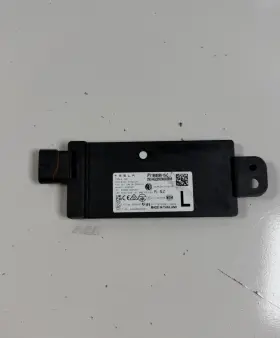 1968098-10-c Tesla Model Y Juniper Bluetooth Low Energy Endpoint Rear Left Oem
