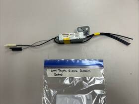 Toyota 645.to1204 Antenna Fits Sienna 2004 Oem 86300-ae01