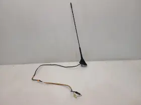 645.to1b05 Toyota 2005 Corolla S Sedan Roof Antenna