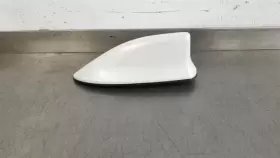 645.to1t20 Toyota 20 2020 Highlander Roof Mounted Shark Fin Antenna White