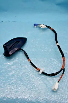 86101-4d110 Toyota 2021-2022 Venza Top Roof Antenna With Harness Blue Oem