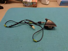 02100 Toyota 86300 Matrix 03 04 Radio Antenna Amplifier Base