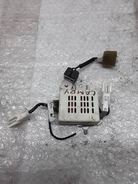 Toyota 90980-05303 Antenna Radio Unit Amplifier 2000 Camry Z-130-2p
