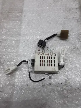 90980-05303 Toyota Antenna Radio Unit Amplifier 2000 Camry Z-130-2p