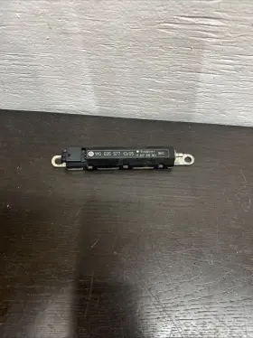 1y0035577 Volkswagen Beetle 2004 Aerial Antenna Amplifier