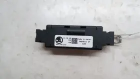 5e5035570 Volkswagen 2019-2021 Jetta Mk7 Oem Left Rear Windshield Radio Capacitor