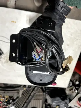 22472979 Volvo 2018-2024 Vnl 760 860 Radio Antenna Base With Cable Oem