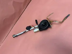 3533342 Volvo 740 Gle Turbo 240 244 760 780 940 Power Radio Antenna Assembly Oem #88255