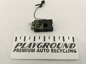 Volvo 645.vo1c11 C30 Left Driver Side Antenna Amplifier Fits 2008-2013