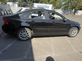Volvo 6529120 Used Antenna Fits 2008 40 Series Grade A