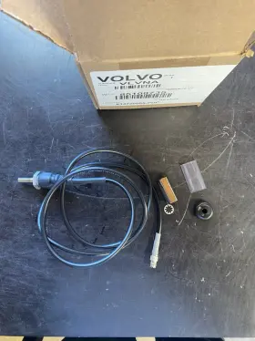85108735 Volvo Genuine Antenna Cable Kit P/n