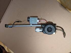 Volvo 9494387 1998-2000 S70 Sedan Power Radio Antenna Assembly