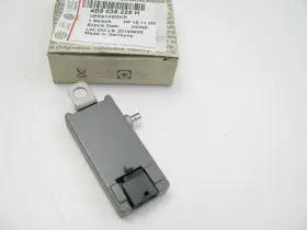 4b5035225h Vw Audi New Genuine Oem Radio / Stereo Antenna Booster