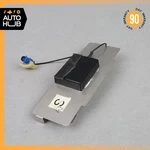 Bentley Flying Spur Satellite Radio Control Module Antena Oem Used. Price: $45.65.